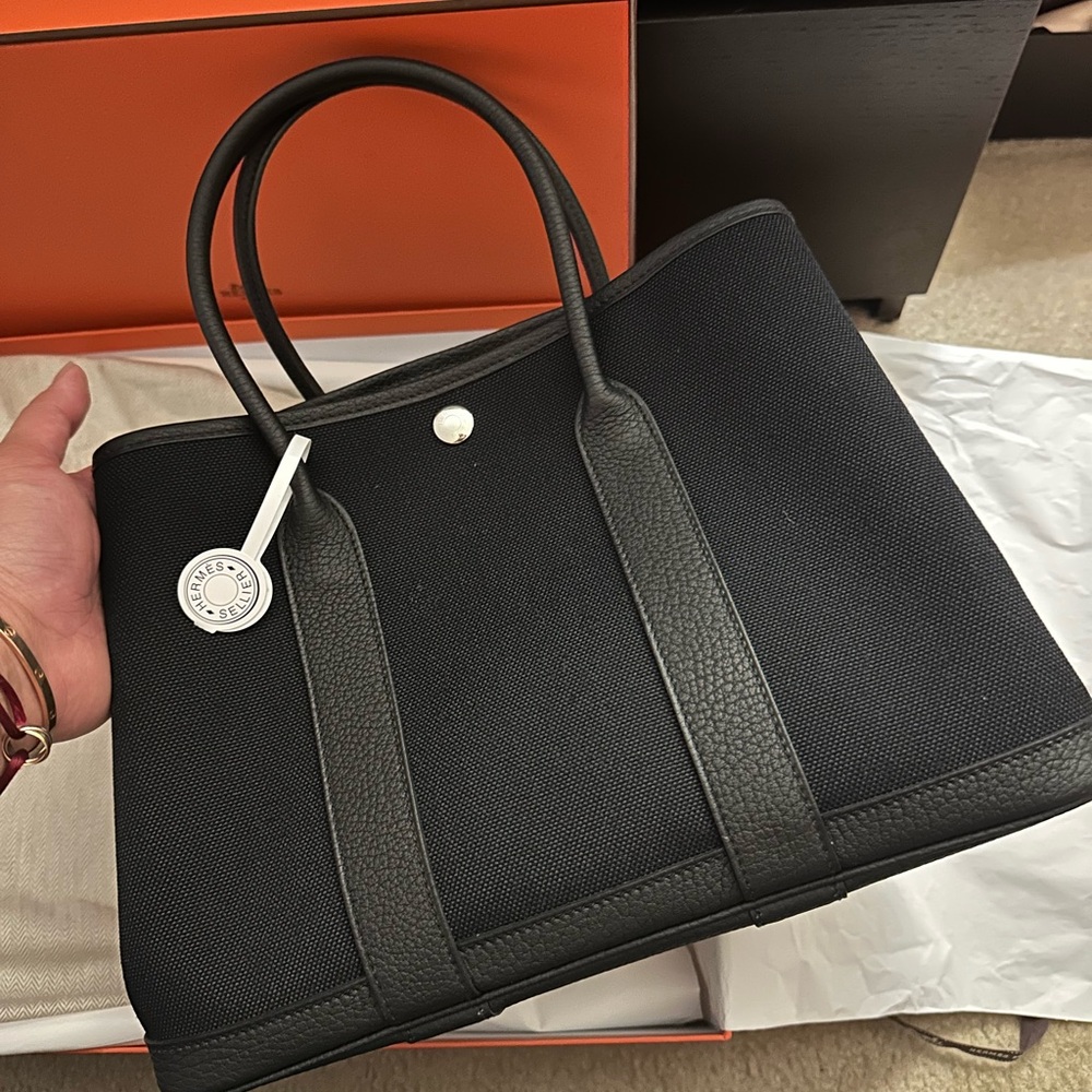 Hermes Garden Party 30mm in Noir
Bnew with box and receipt